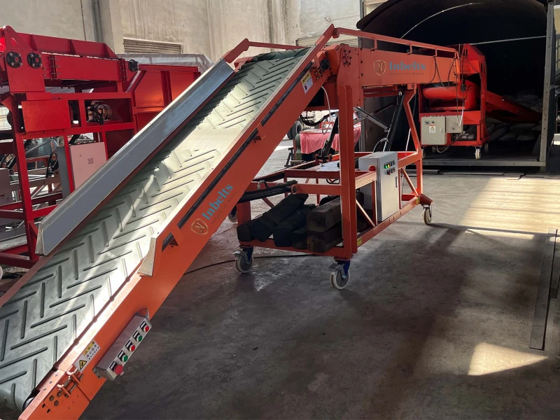 mobile bag stacking conveyor